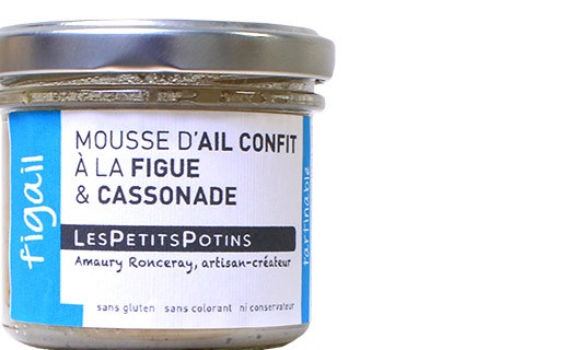 Garlic confit with tomato and basil spread - Les Petits Potins